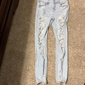 Light wash skinny jeans
